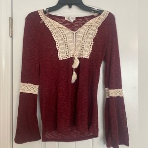 Medium maroon/cream blouse loose sleeves